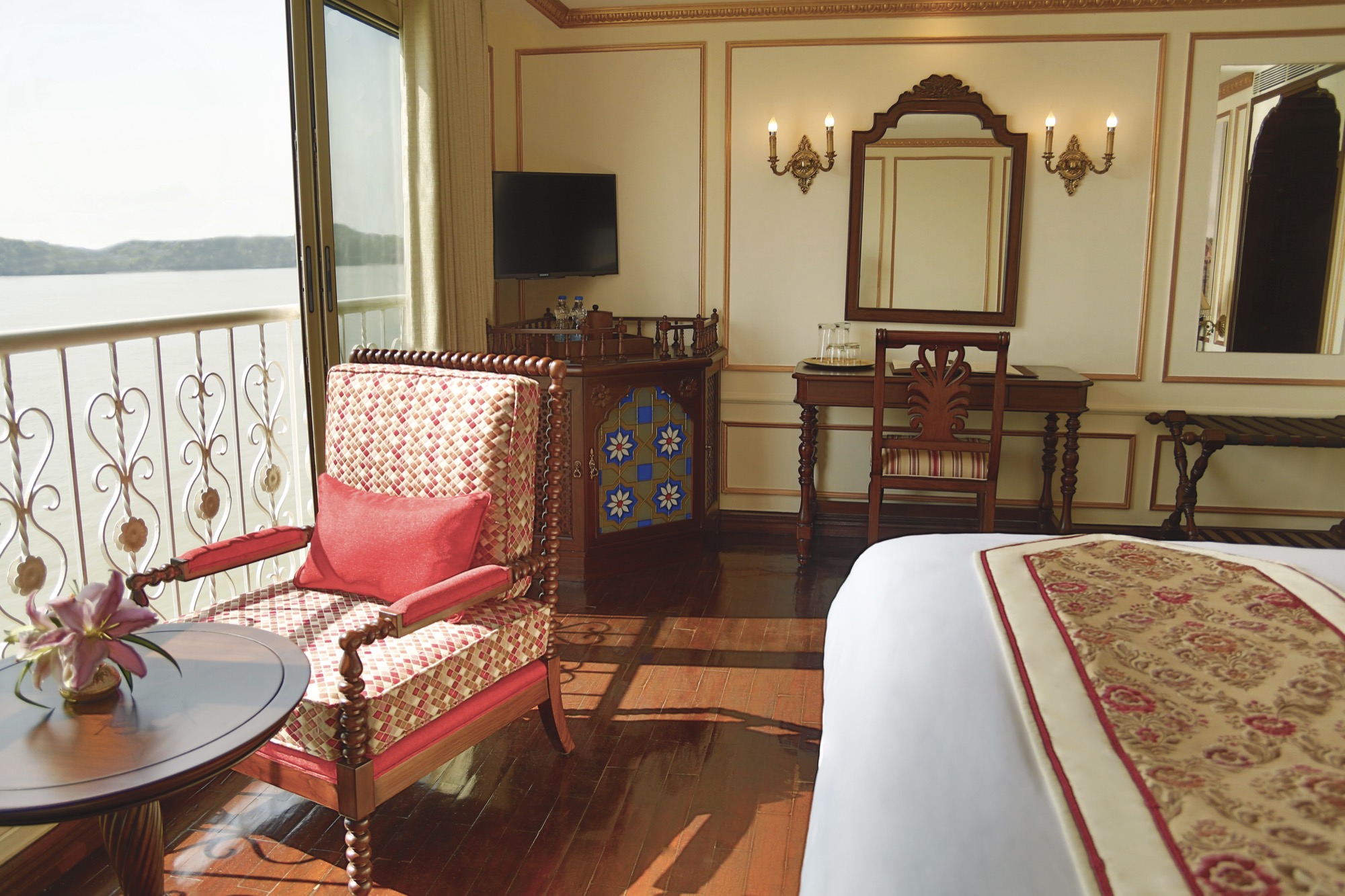 Avalon Waterways Ganges Voyager Colonial Suite.jpg